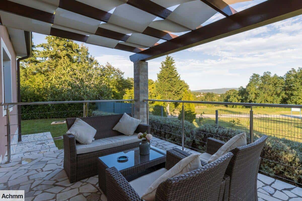 brown wicker chairs and table
